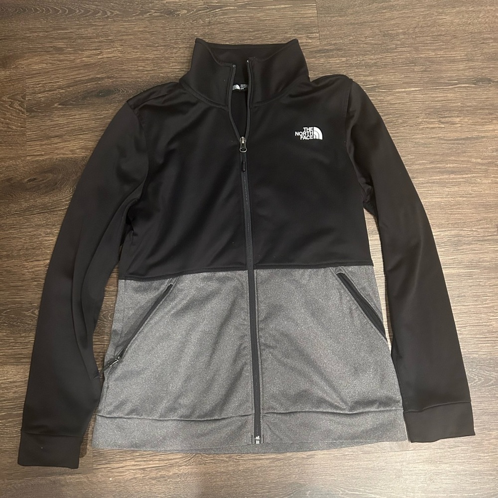 Women’s Lightweight NorthFace Jacket-size Medium